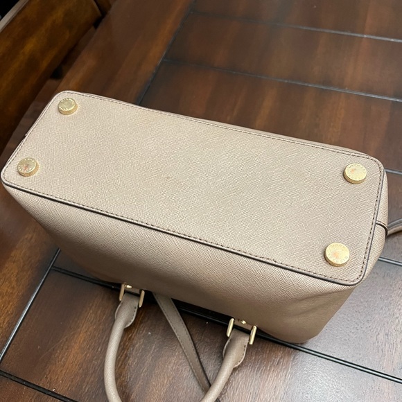 Khaki Michael Kors crossbody handbag - Picture 4 of 6